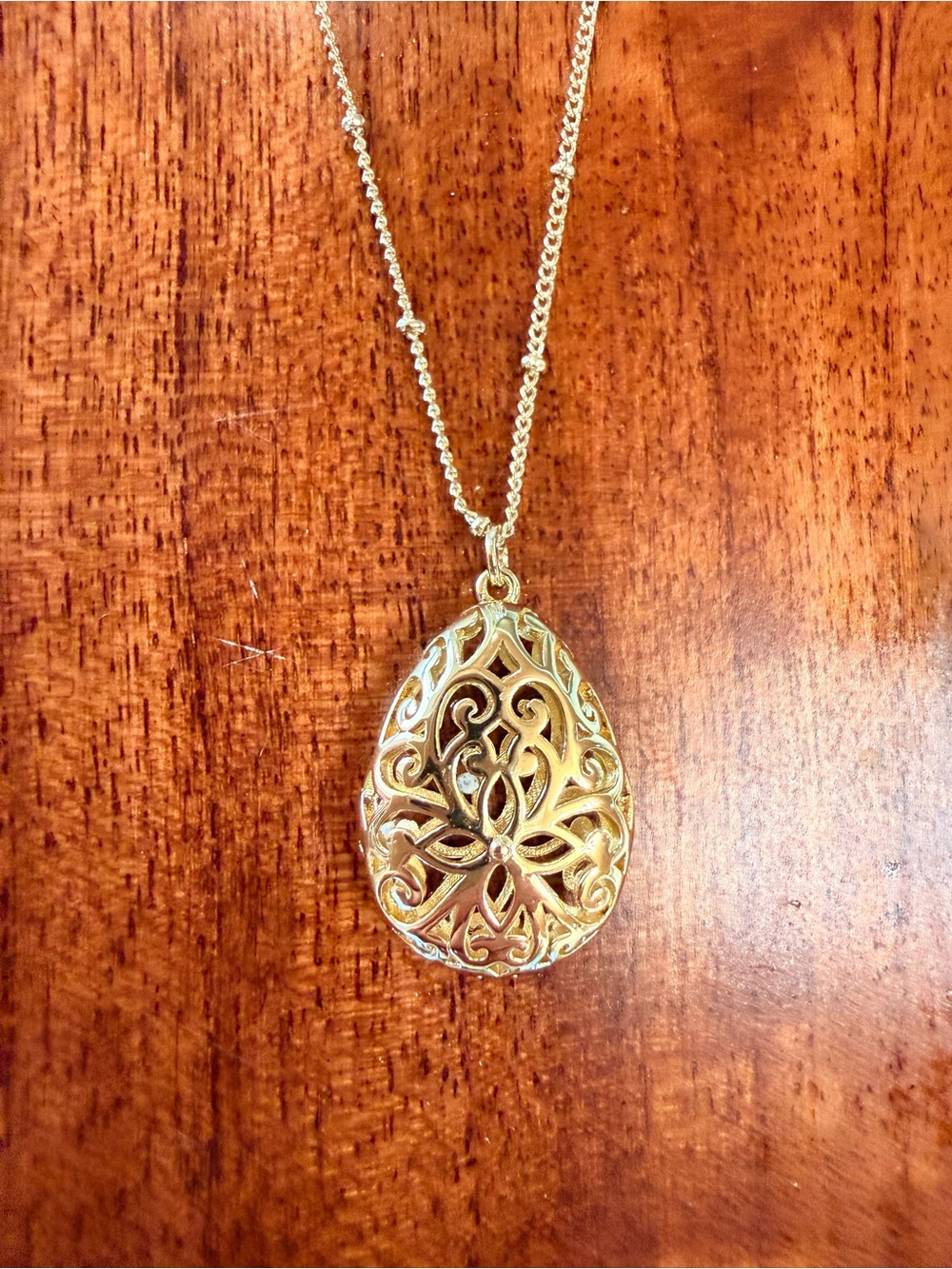 Gold Filigree Teardrop Necklace - Women's Jewelry 9-3/4 drop chain. Lovely.